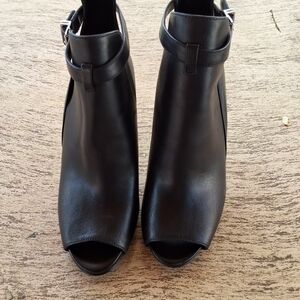 Michael Kors Peep Toe Booties Heels Black Leather Ankle Strap Size 7 EUC